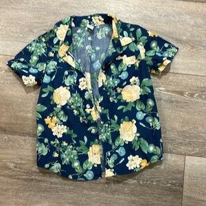 Boys floral button up size 5T